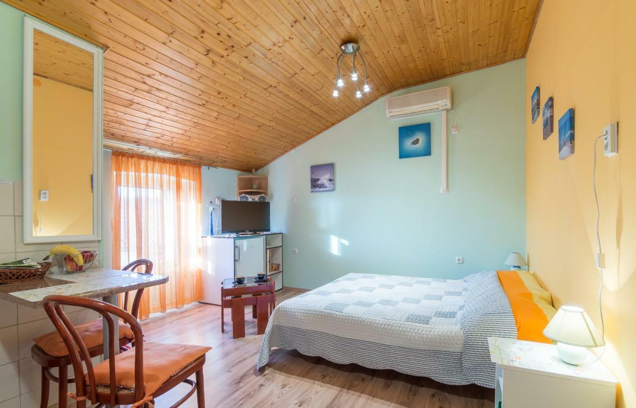 Apartment In Center Pula Ngoại thất bức ảnh
